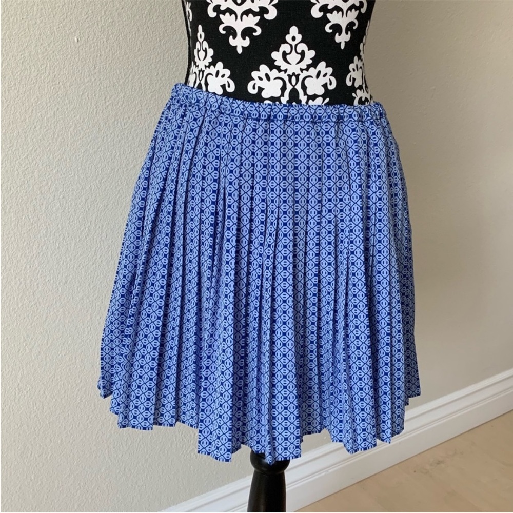 Banana republic blue pattern pleated pull on skater skirt elastic medium